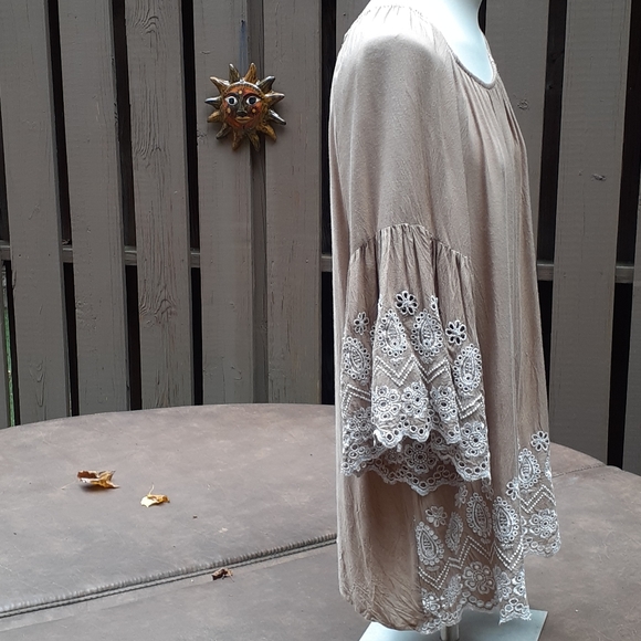 SALE! Flowing Boho Embroidered Tunic - Picture 12 of 13